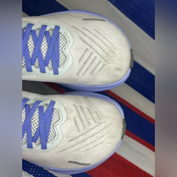 Women's - Altra FWD Experience - Size 7 US - Running Shoes - Lightweight - Picture 5 of 11